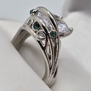 Green Emerald Gemstone Silver Tone Ring Casual Bridal Wedding Size 5.75